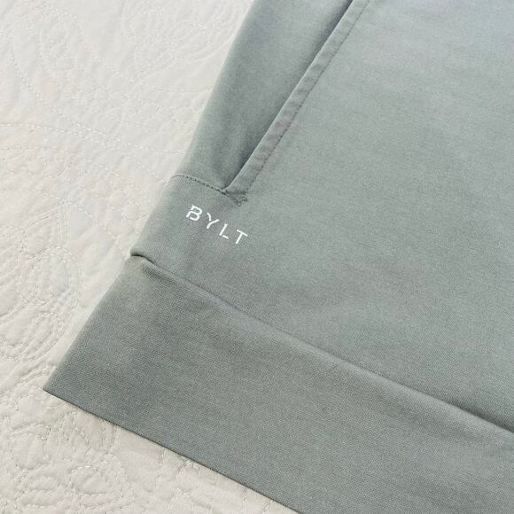 BYLT Sweatshirt Men Medium Grey Black Crewneck Premium Pullover Performance Tech - Picture 3 of 8